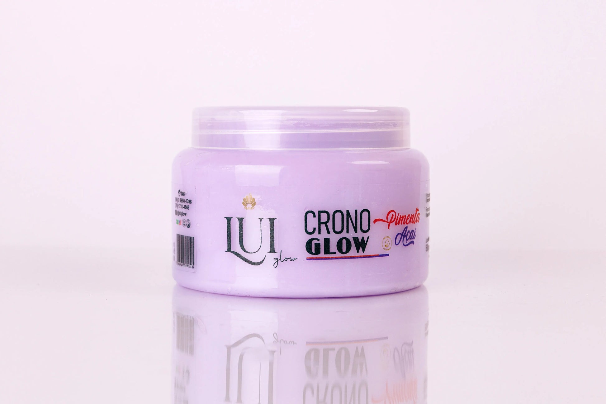 Lui Glow Reconstruction Mask with Pepper and Açaí in a jar, showcasing a creamy texture and vibrant color.